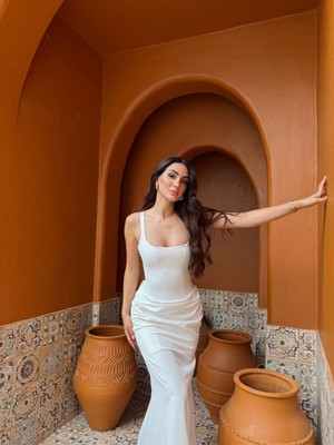 Elinda Askılı Sırt Bağcık Detay Midi Elbise 221813