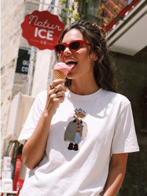 Onloox Beyaz Pamuklu Kısa Kollu Relaxed Fit Köpek Nakışlı Taş Işlemeli T-Shirt