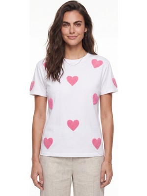 Onloox Beyaz Pamuklu Bisiklet Yaka Kısa Kollu Basic Form Süzene Kalp Nakışlı Tişört T-Shirt