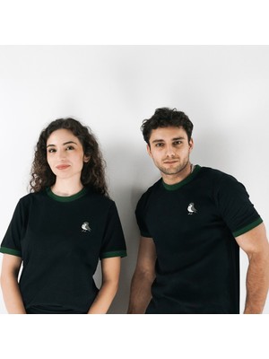 Daçka Dükkan Yuvada Kırlangıç, Unisex Tişört, Siyah
