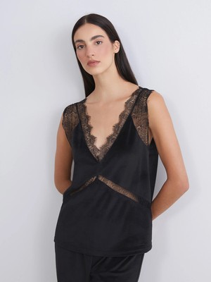 Lc Waikiki Yeni Sezon V Yaka Dantel Detaylı Kadın Pijama Takımı