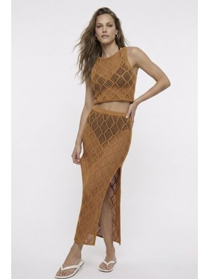 Neden Tekstil Dantel Görünümlü Ajurlu Beachwear Crop Top ve Yırtmaçlı Uzun Etek Triko Takım