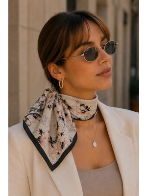 Afvente Eyfel Çiçek Desen Krem-Siyah Soft Bandana Fular 50X50 cm