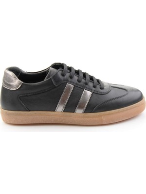 Bambi Siyah Beyaz Hakiki Deri Kadın Sneaker K01045050103