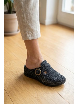 Shoemix Kadın Siyah Süet Tokalı Sabo Terlik-Hakiki Deri / Süet Clog ( Bir Numara Büyük Alınız )