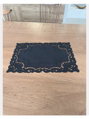 Marys Concept Gül Nakışlı Servis Örtüsü Siyah
