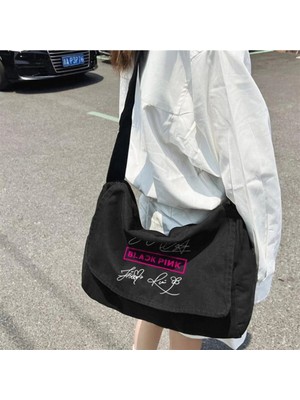 Empressco Zolid Wear K-Pop Serisi Blackpink Signatures Poster Baskılı Unisex Siyah Postacı Çantası