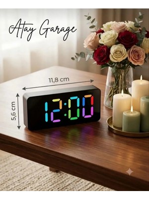 Atay Garage Renkli LED Dijital Saat – Masaüstü Alarm Saati, 12/24 Saat, Gece Modu Oturma Odası Yatak Odası Cocuk Odası