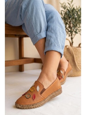 Shoemix Kadın Taba Hakiki Deri Çiçek Süslü Günlük Comfort Ayakkabı