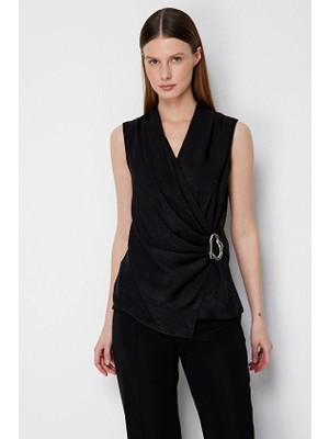 Ekol Kruvaze Regular Fit Polyester Kolsuz Kadın Bluz 02010 Siyah