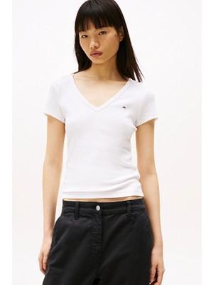 Tommy Jeans Kadın Tişört DW0DW17385 Beyaz