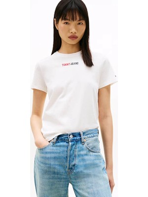 Tommy Jeans Kadın Tişört DW0DW22277 Beyaz