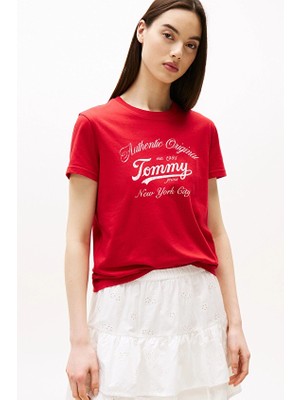 Tommy Jeans Kadın Tişört DW0DW21404 Kırmızı
