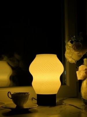 Hype Store Designobee Madame - Modern Masa ve Gece Lambası – Ambiyans Lambası, Dekoratif LED Abajur, E14 Duy