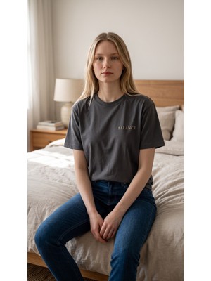 Lumora Store %100 Pamuk Balance Baskılı Unisex Oversize Tişört Füme