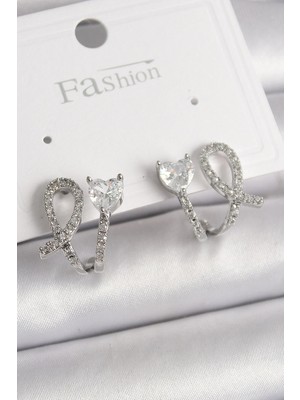 Inure Jewelry Pirinç Gümüş Renk Düğüm Model Zirkon Taşlı Kalp Detay Kadın Küpe