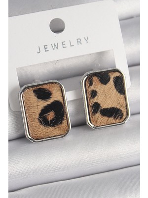 Pirinç Gümüş Renk Leopar Desenli Kare Model Kadın Küpe