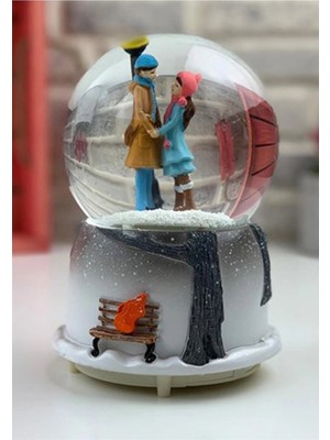 Uravas Store Büyük Boy Işıklı ve Müzikli Kar Küresi Kar Tanesi Püskürtmeli Kış Temalı Dekoratif Ürün