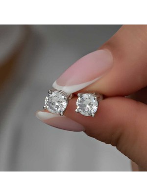 Inure Jewelry ​Gümüş 4 mm Beyaz Zirkon Tek Taş Kadın Küpe