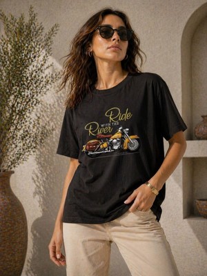 Tarz Yeri Kadın Motosiklet Baskılı Tişört Bisiklet Yaka Kısa Kol Yazlık T-Shirt - Siyah