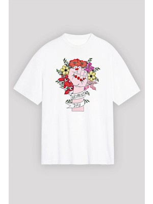 Tarz Yeri 8 Mart Dünya Kadınlar Günü Baskılı Oversize Bisiklet Yaka T-shirt - Beyaz
