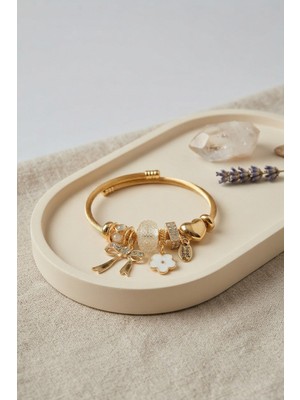 Inure Jewelry Fiyonk Charmlı Beyaz Renk Gold Bileklik