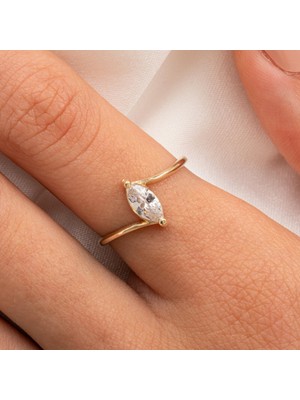 Fasek Gold Gümüş Yüzük - 0.60KARAT Mekik Swarovski Taşlı Pırlanta Montörü 925 Ayar Gümüş Evlilik Teklifi Yüzüğü