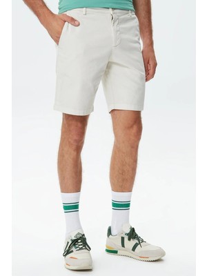 Lacoste Men's Slim Fit Organic Cotton Bermuda Shorts Erkek Dar Kesim Organik Pamuk Bermuda Şort Krem