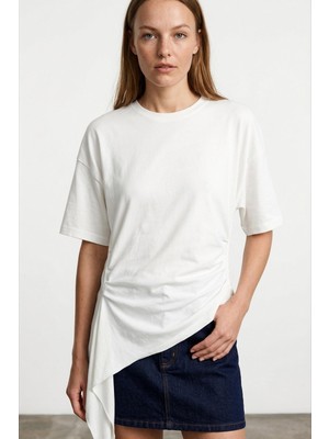 Quzu 26YTSH02163 Kadın Büzgü Detaylı T-Shirt