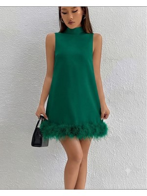 Nake Butik Kadın Dik Yaka Kolsuz Tüy Detaylı Mini Elbise
