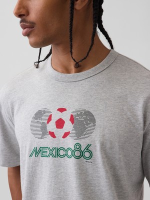 Gap Erkek Gri Fıfa World Cup™ Klasikleri Relaxed Grafik T-Shirt