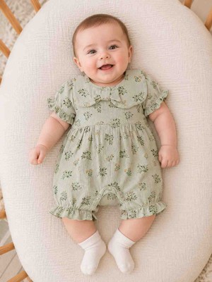 Babys Tasarım Kız Bebek Çiçek Desenli Müslin Tulum – Pamuklu Fırfır Yaka Kurdele Detaylı Yazlık Bebek Tulumu