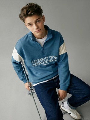 Lc Waikiki Yeni Sezon Dik Yaka Berlin Baskılı Erkek Çocuk Kalın Sweatshirt