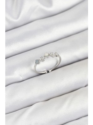 Uravas Store Pirinç Gümüş Renk Minimal Yonca Detaylı Kadın Yüzük