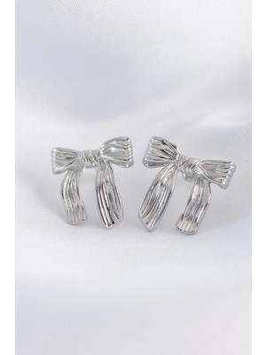 Aslanoğlu Store Mey Ithalat® Pirinç Gümüş Renk Çizgi Detay Fiyonk Küpe