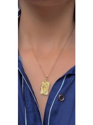 İnsera Kadın Çelik Gold Açılabilir Kapaklı Zirkon Taşlı Güneş Figürlü Anı Kolye