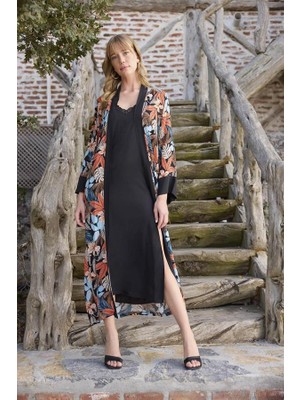 Aesco Arias Closet Çiçek ve Yaprak Desenli Dantelli ve Dekolteli Sabahlık Takımı