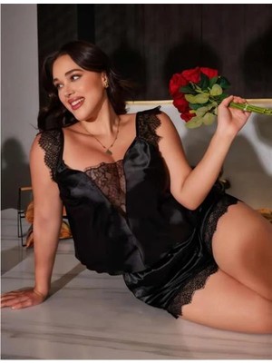 Aesco Arias Closet Büyük Beden Siyah Omuz Dantel Işlemeli Saten Şortlu Takım