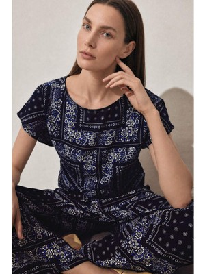 DeFacto Pamuklu Regular Fit Yarasa Kollu Bisiklet Yaka Desenli Keten Karışımlı Kısa Kollu Bluz I4099AX26AU