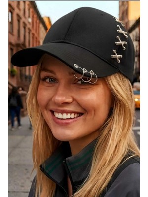Uniquetrenders Kadın Piercing Halkalı Çapraz Metal Detaylı Özel Tasarım Baseball Cap Streetwear Şapka