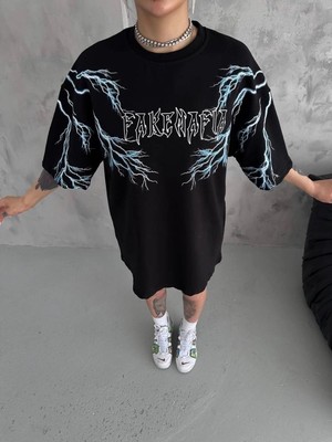 Tarz Yeri Kadın Bisiklet Yaka Baskılı  Kısa kol Oversize T-Shirt - Siyah