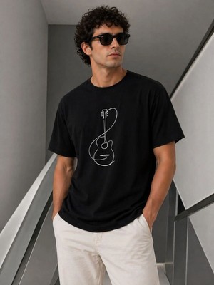 Tarz Yeri Erkek Minimal Gitar Baskılı Tişört T-Shirt Yazlık Kısa Kol Bisiklet Yaka T-Shirt - Siyah