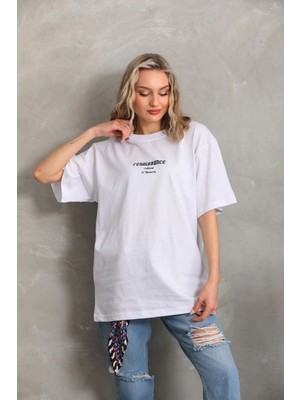 Tarz Yeri Kadın Kısa Kol Yazlık Tişört Bisiklet Yaka Baskılı Oversize T-Shirt - Beyaz