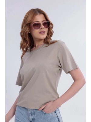 Myrab Denim Kadın Krem Basic Tişört – Regular Fit Bisiklet Yaka %100 Pamuk 30/1 Süprem Kumaş Günlük T-Shirt