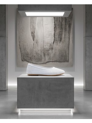 Futsi Shoes Bella Beyaz Hakiki Deri Delikli Günlük Kadın Babet Ayakkabı