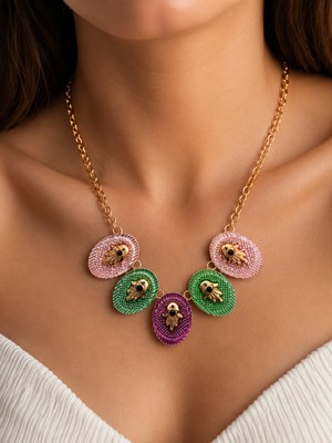 Haki Store Renkli Fatma Ana Eli Detaylı Gold Zincir Kadın Kolye