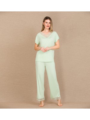 Nemere  Viskon Şık Tasarım Dantel Işlemeli Açık Yeşil Kısa Kol Pijama Takımı