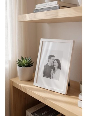 Emores Ahşap Resim Çerçevesi 4'lü Set Halinde 20 x 25 cm Boyutunda