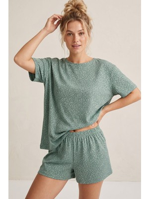 Siyah İnci Yeşil Leopar Desenli Bisiklet Yaka Örme Şortlu Pijama Takım 8056