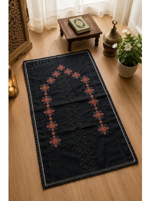 Kandilli Çeyizlik Kanaviçe Etamin Işleme Nakışlı Siyah Seccade 70 x 120